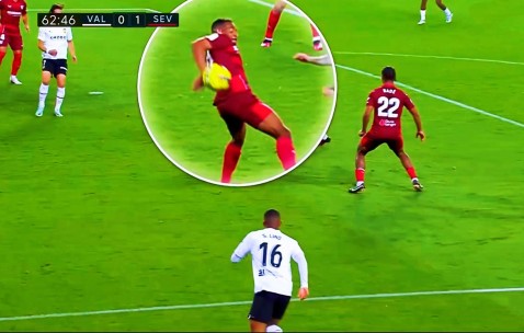 kaiyun.com-曼联遭遇争议判罚，裁判组回应：执法公正，手机通过软件实现通过原因电脑手机.的简单介绍